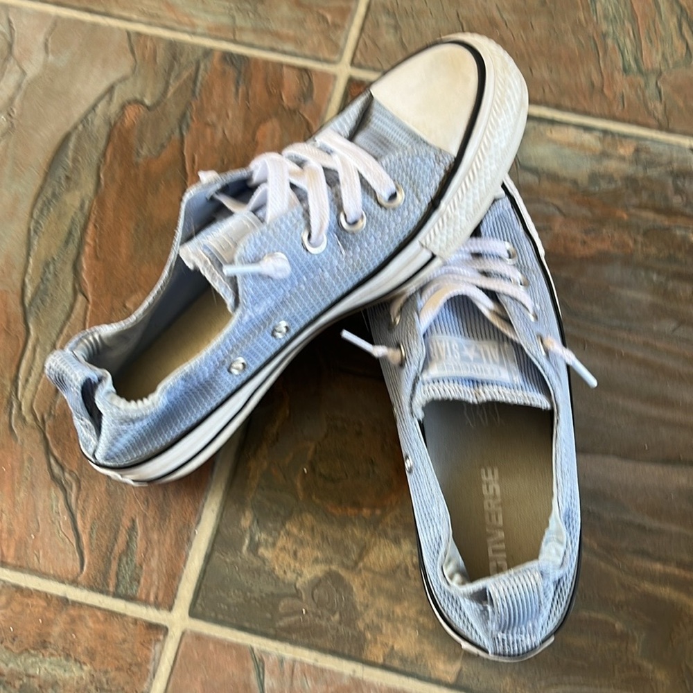 Women’s US size 7 slip on Converse